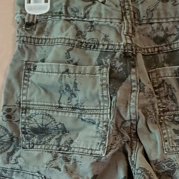 WRG Jean Co. Shorts, Olive-green with designs in black, Size 8R - Picture 11 of 14